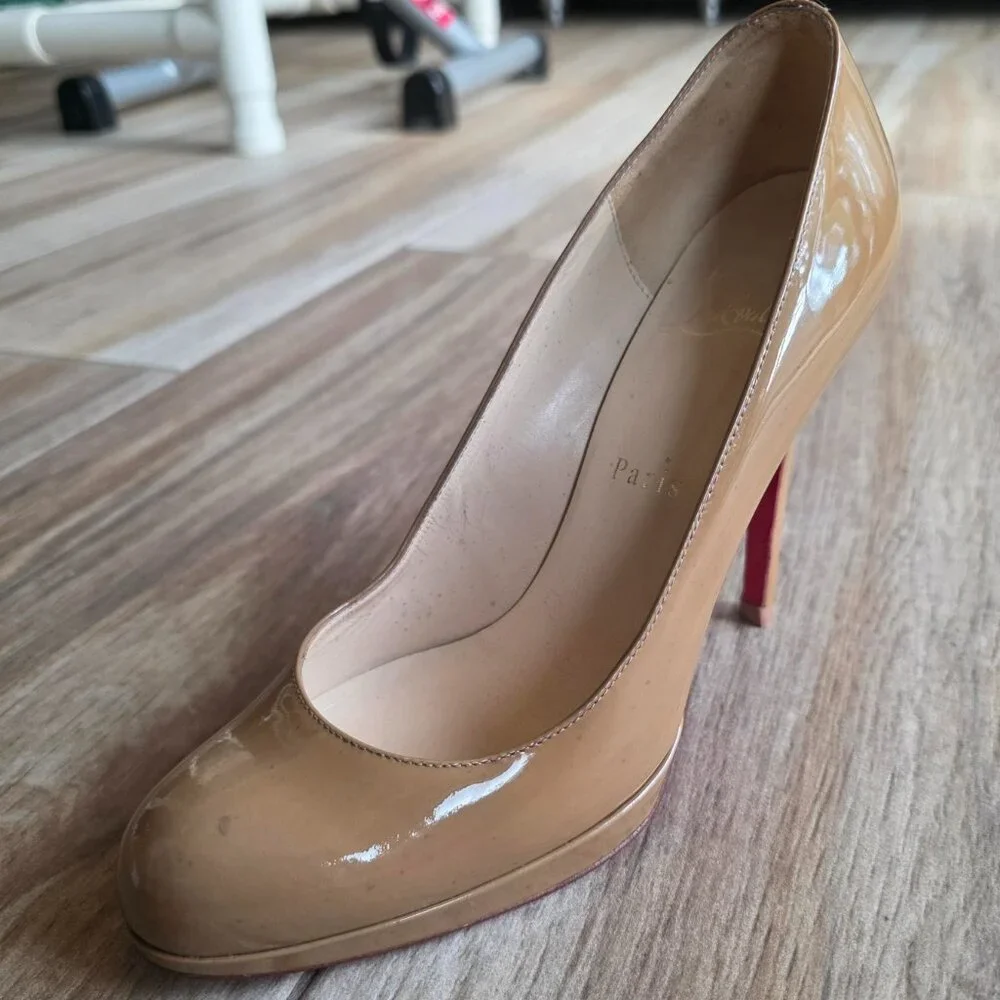 Christian Louboutin Bianca Nude Patent Leather Pumps Eur. 37.7 - Picture 6 of 15
